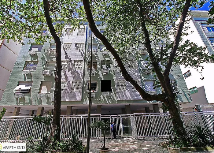 Studio moderno e silencioso na quadra da praia em Ipanema!